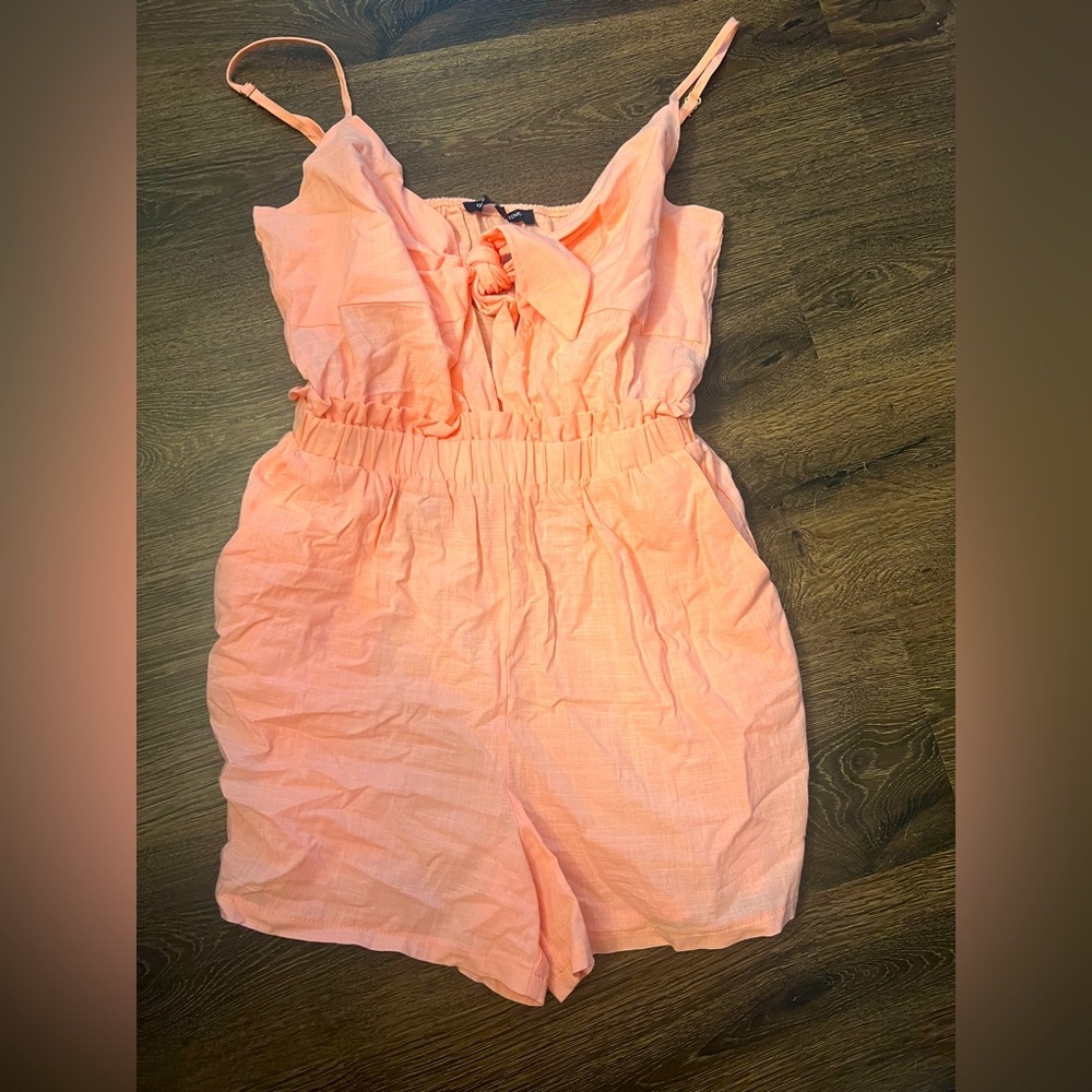 👜One clothing, peach shorts, romper size, small adjustable straps